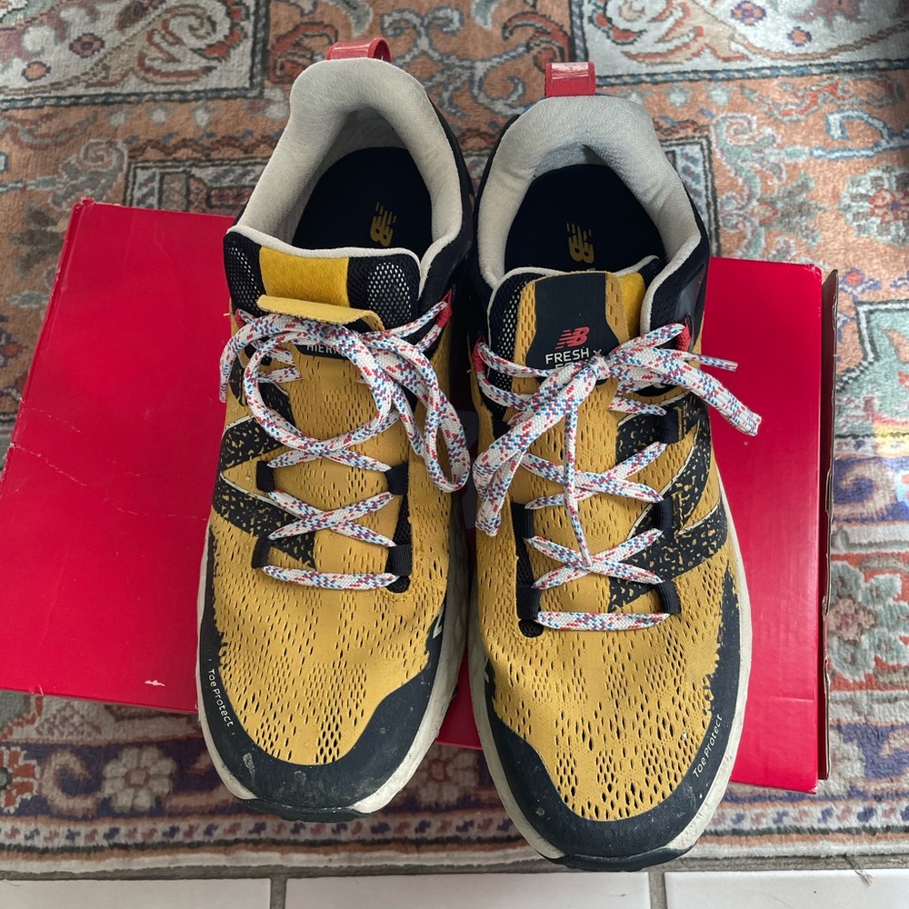 Men’s trail Running shoes.